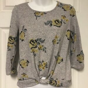 Beautees XL gray‎ knot front top yellow flowers